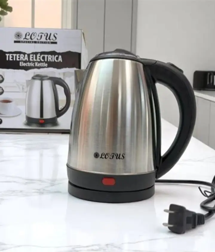 Jarra para hervir agua y hacer te